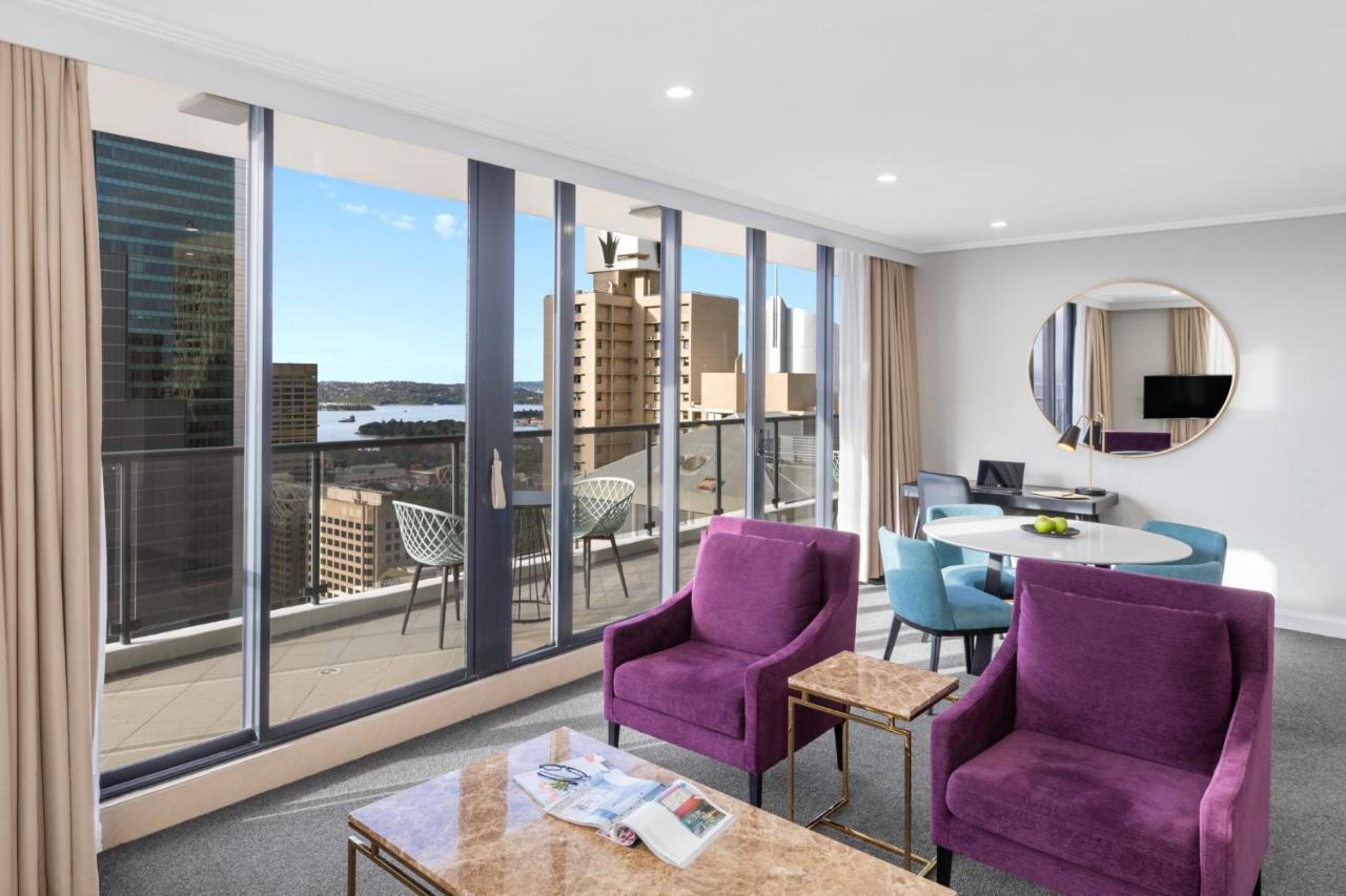 Meriton Suites Pitt Street, Sydney Zewnętrze zdjęcie A staged apartment at the new complex