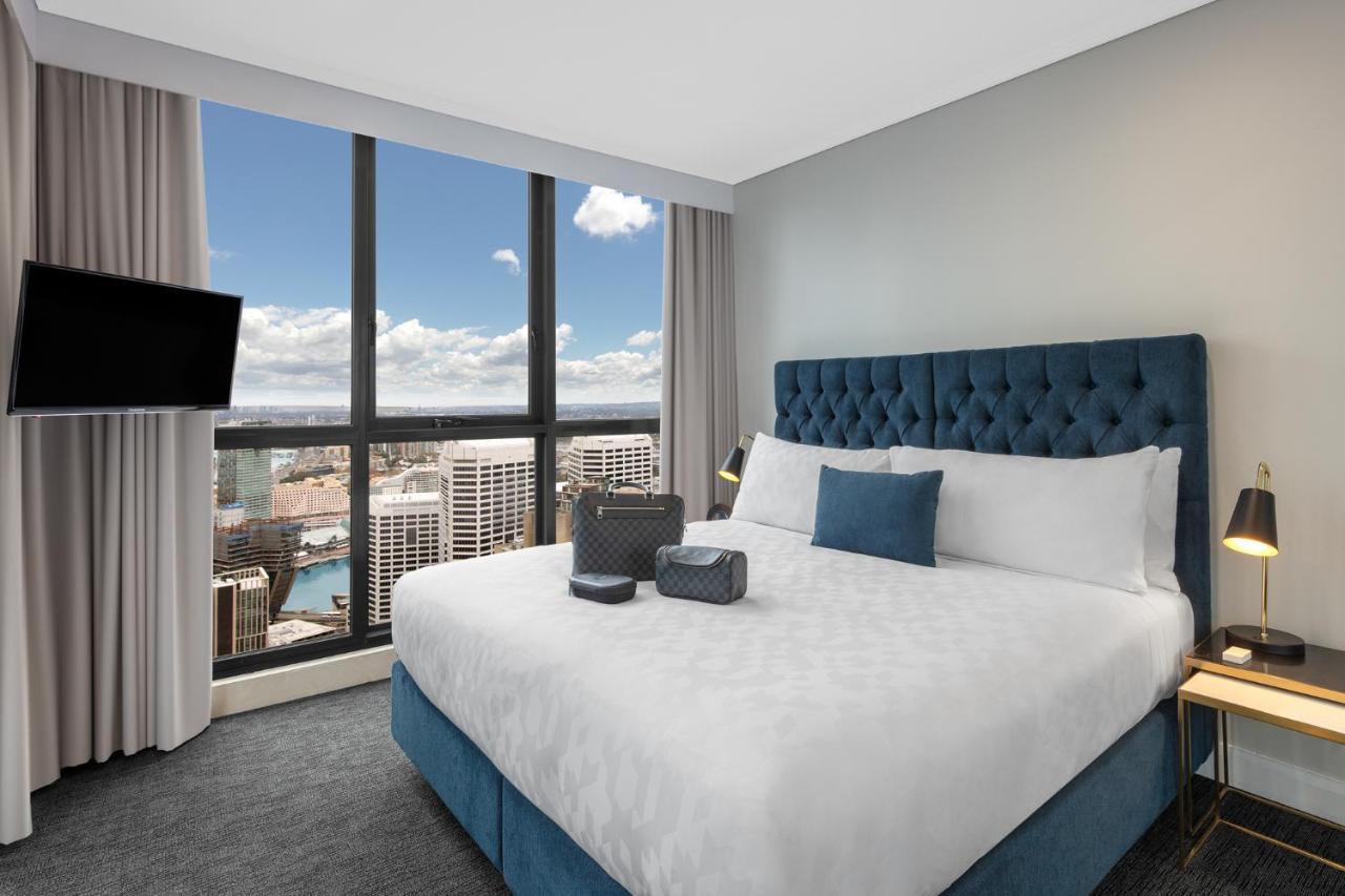 Meriton Suites Pitt Street, Sydney Zewnętrze zdjęcie A bedroom at the hotel